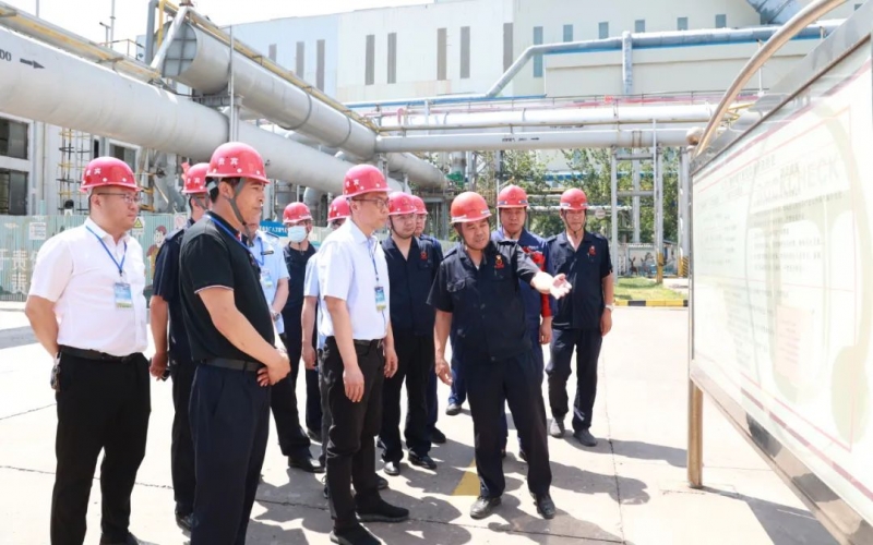 津南區(qū)委常委、常務(wù)副區(qū)長楊陽深入榮程鋼鐵集團(tuán)檢查指導(dǎo)安全工作