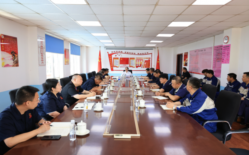 聚力提氣 凝心合力 增信心促提升上水平 榮程集團董事會主席張榮華到榮程鋼鐵集團天榮公司煉鐵廠調(diào)研指導(dǎo)工作