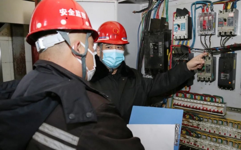 冬日生產(chǎn)，安全當(dāng)先！榮程鋼鐵集團(tuán)扎實(shí)做好冬季安全生產(chǎn)保障工作