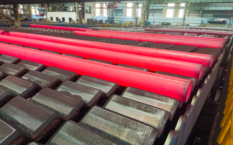 龍年開門紅！天榮軋鋼廠φ230規(guī)格棒材研發(fā)成功