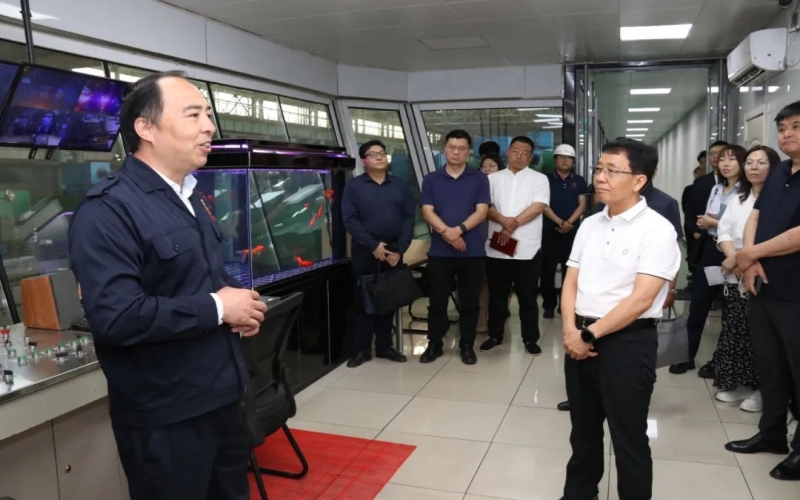 津南區(qū)政協(xié)副主席陳子苓一行到榮程鋼鐵集團參觀調研