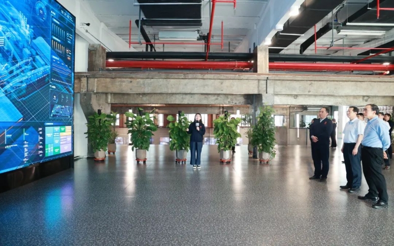 天津市政協(xié)黨組成員趙海山、副主席李劍萍一行到榮程集團(tuán)參觀調(diào)研