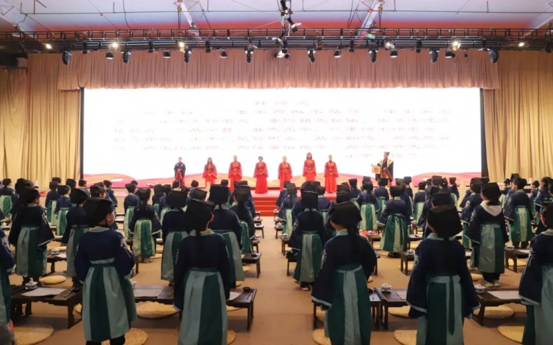 800余組家庭，近1800人，這兩場盛大的“開筆禮”，讓孩子們終身難忘！